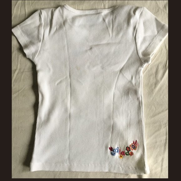 Children's Place heart embroidered T-shirt. 5-6. - Picture 4 of 4